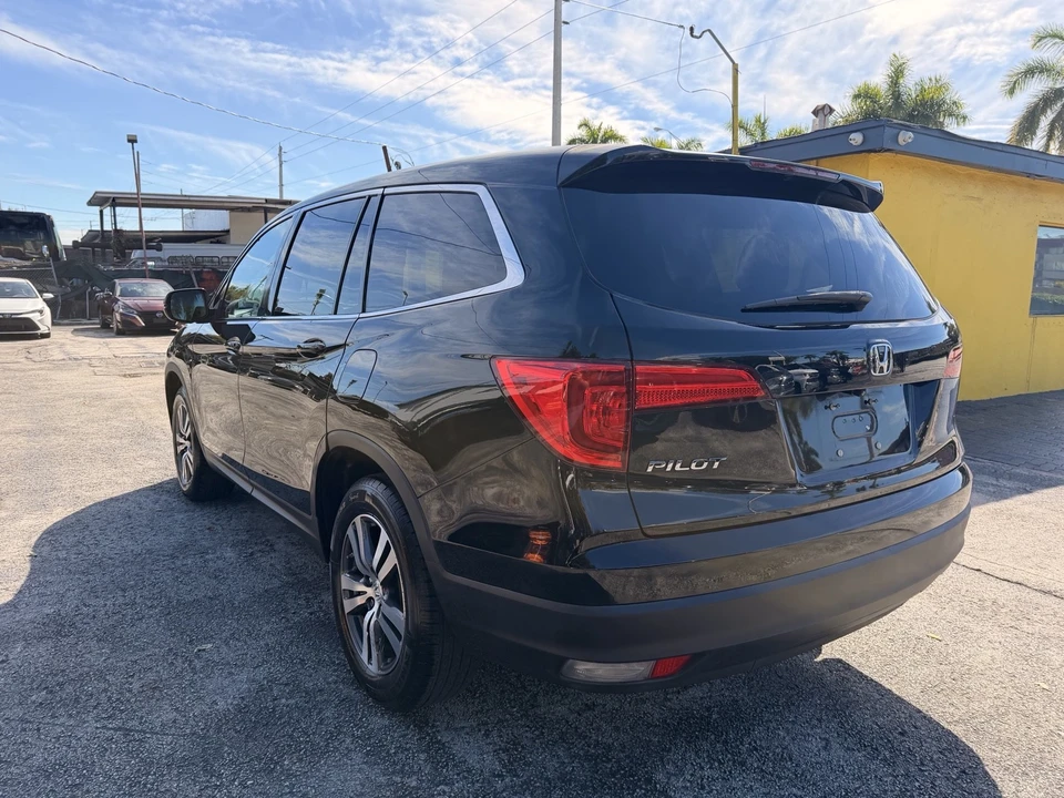 2017 Honda Pilot 3rd Gen - Image 9 of 20