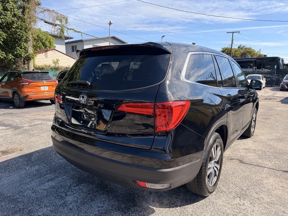 2017 Honda Pilot 3rd Gen - Image 7 of 20