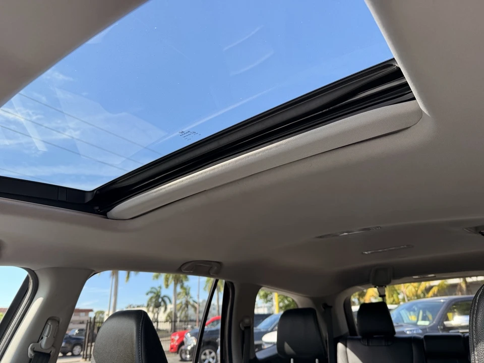 2017 Honda Pilot 3rd Gen - Image 19 of 20