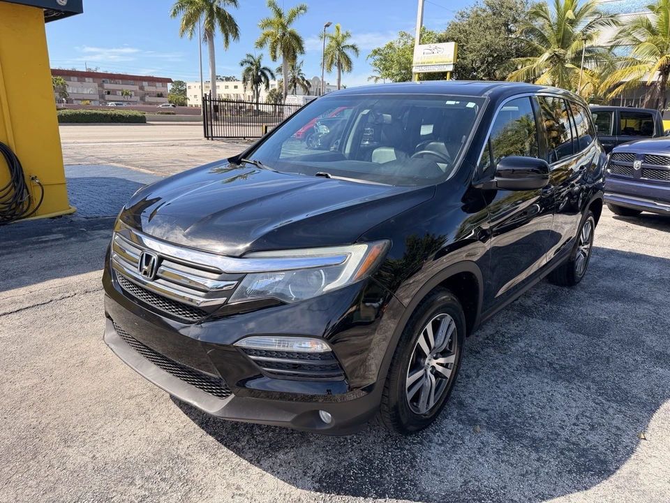 2017 Honda Pilot 3rd Gen - Image 2 of 20