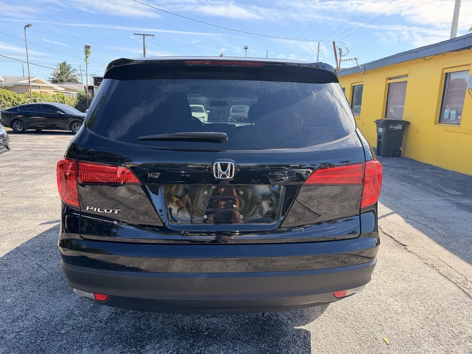 2017 Honda Pilot 3rd Gen - Image 8 of 20
