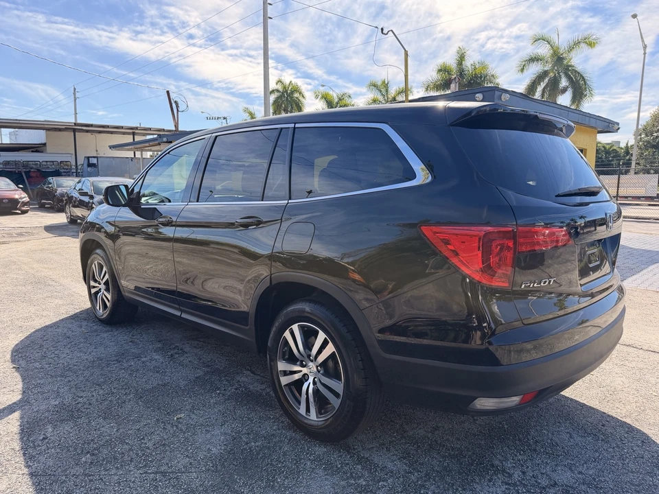 2017 Honda Pilot 3rd Gen - Image 10 of 20