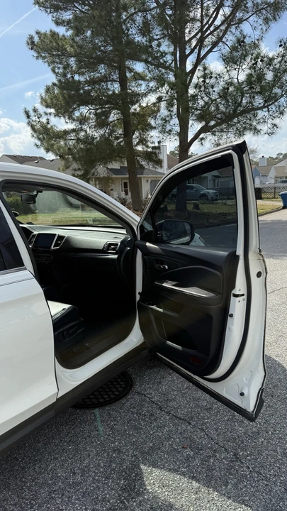 2017 Honda Pilot 3rd Gen - Image 11 of 21