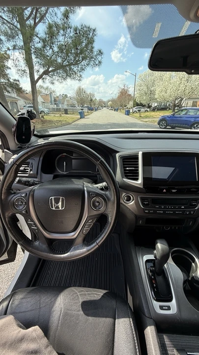 2017 Honda Pilot 3rd Gen - Image 14 of 21