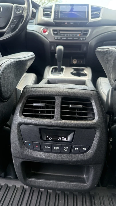 2017 Honda Pilot 3rd Gen - Image 13 of 21