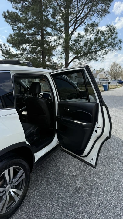 2017 Honda Pilot 3rd Gen - Image 10 of 21
