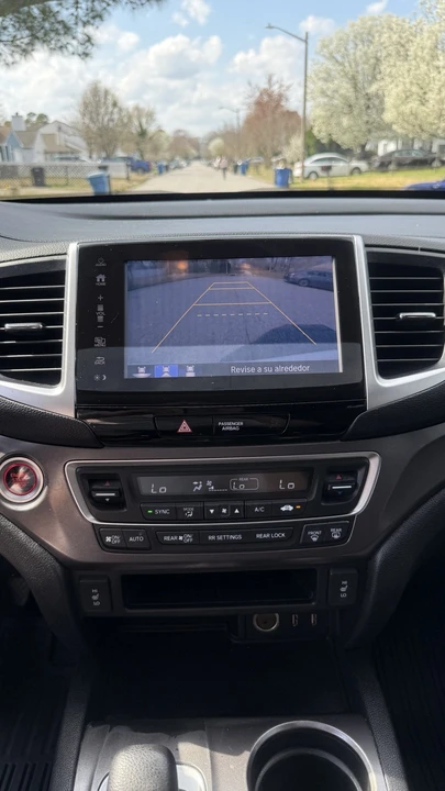 2017 Honda Pilot 3rd Gen - Image 15 of 21