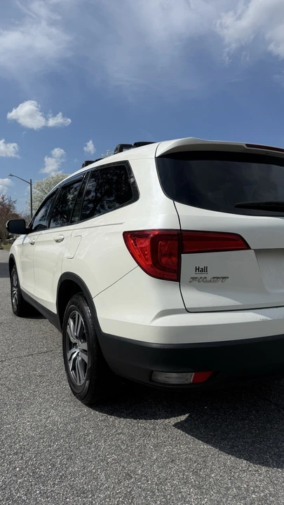 2017 Honda Pilot 3rd Gen - Image 3 of 21
