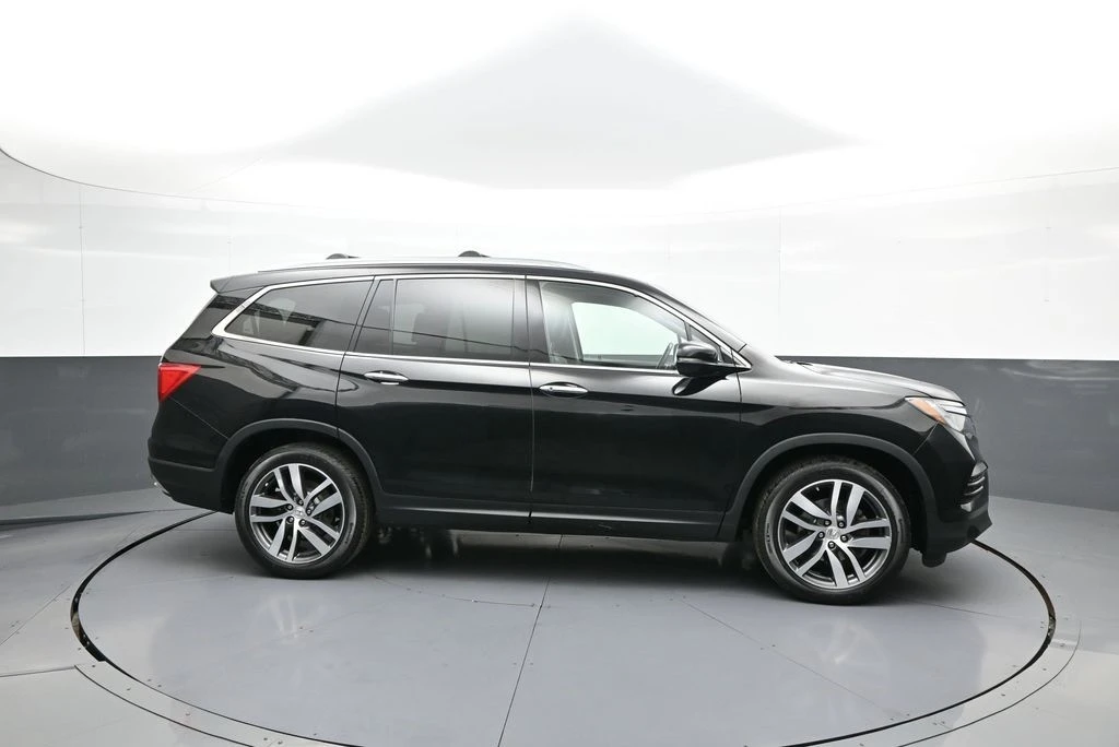 2017 Honda Pilot 3rd Gen - Image 5 of 12