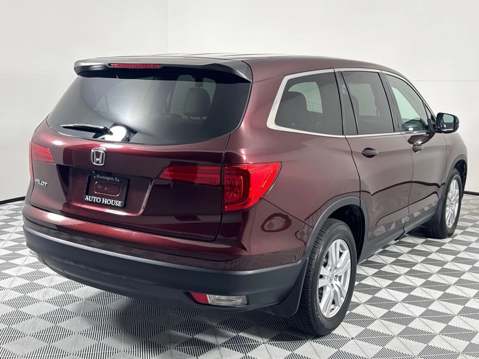 2017 Honda Pilot 3rd Gen - Image 5 of 12