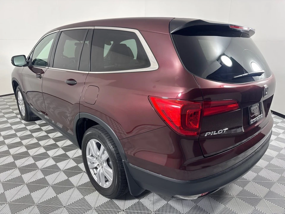 2017 Honda Pilot 3rd Gen - Image 8 of 12