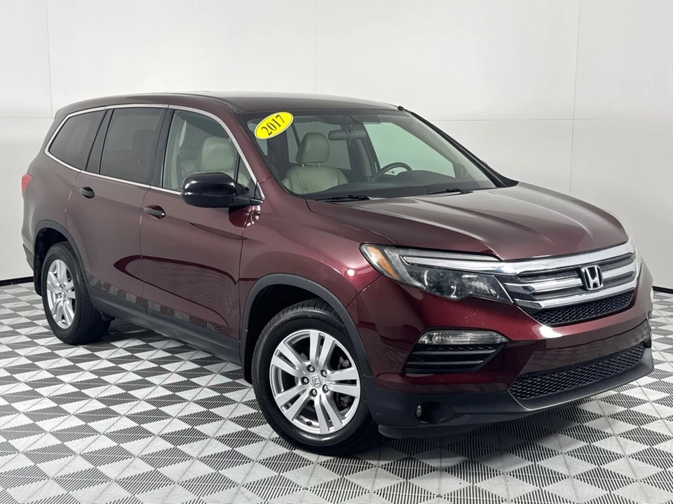 2017 Honda Pilot 3rd Gen - Image 2 of 12