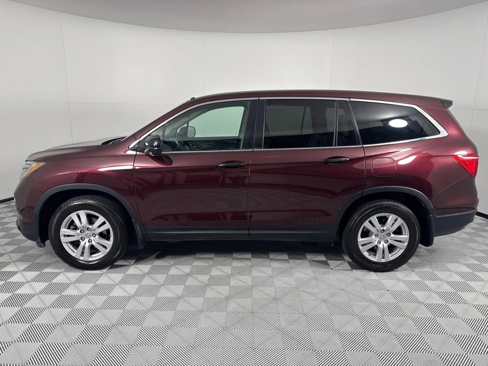 2017 Honda Pilot 3rd Gen - Image 9 of 12