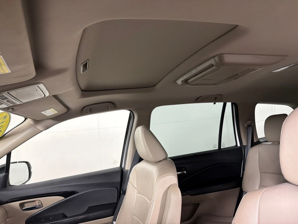 2017 Honda Pilot 3rd Gen - Image 14 of 21