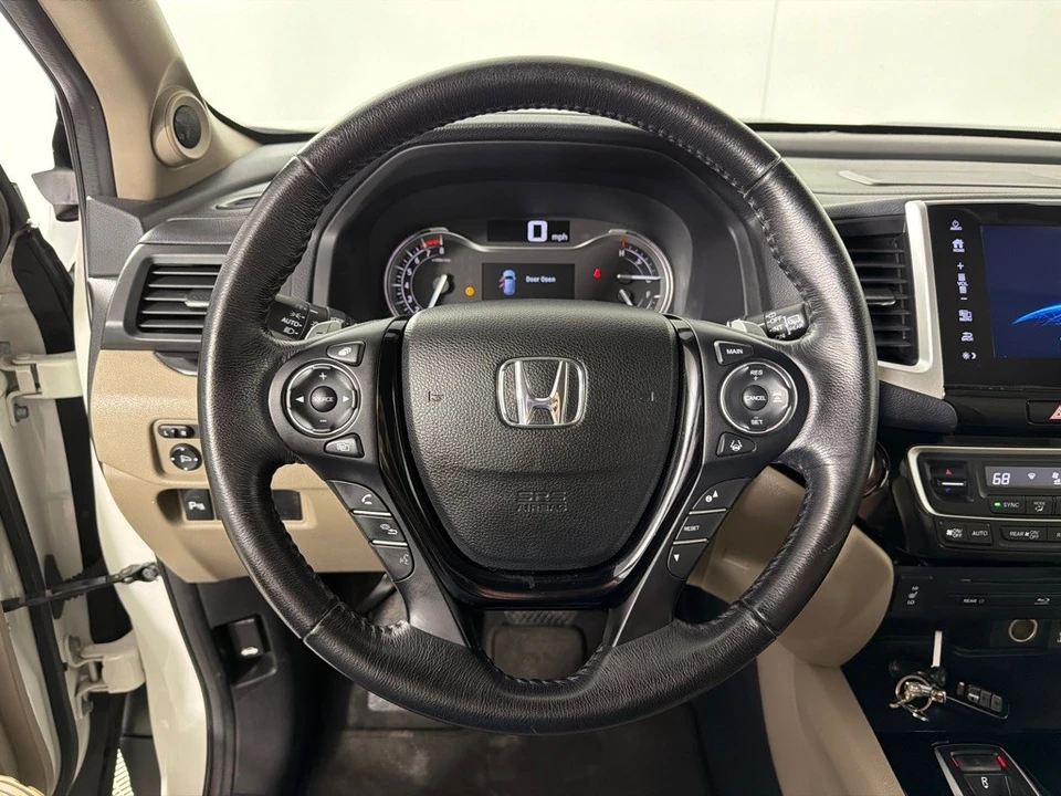 2017 Honda Pilot 3rd Gen - Image 16 of 21