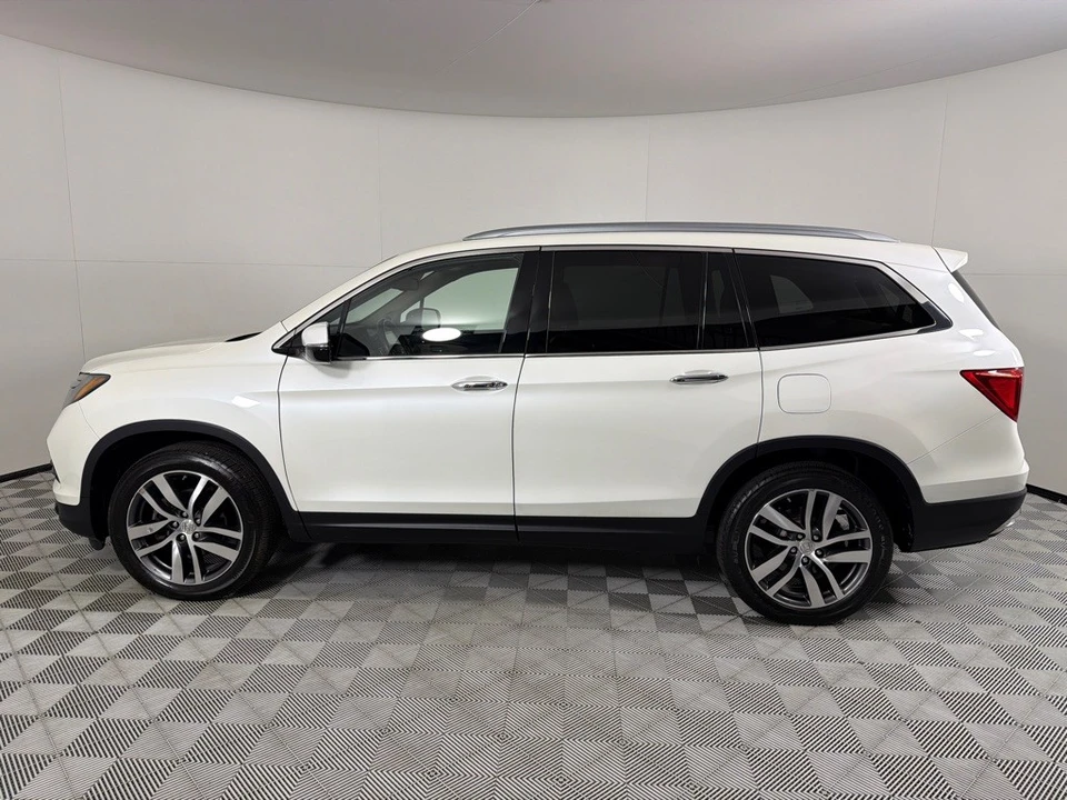 2017 Honda Pilot 3rd Gen - Image 8 of 21