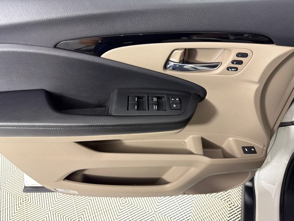 2017 Honda Pilot 3rd Gen - Image 11 of 21