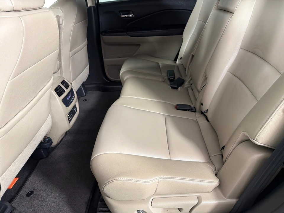 2017 Honda Pilot 3rd Gen - Image 20 of 21