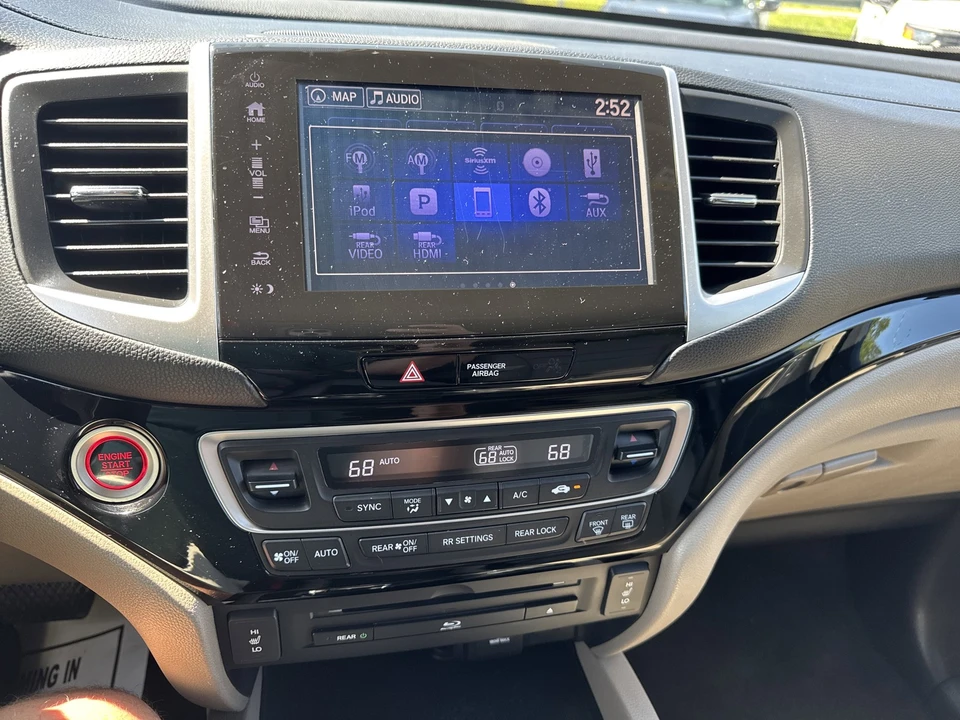 2017 Honda Pilot 3rd Gen - Image 11 of 21