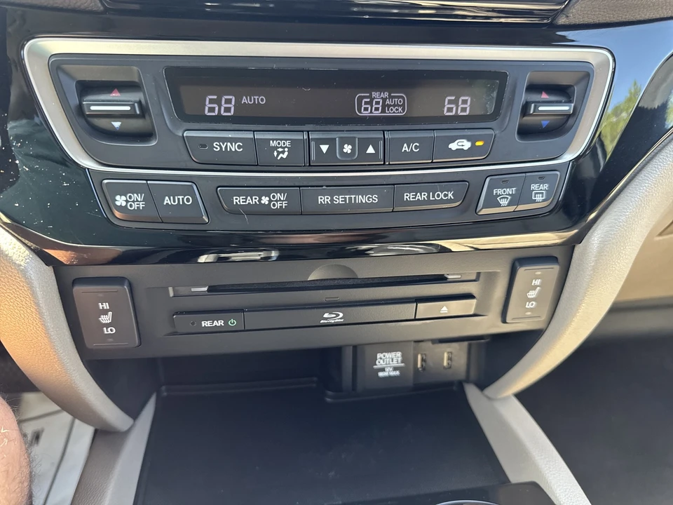 2017 Honda Pilot 3rd Gen - Image 12 of 21