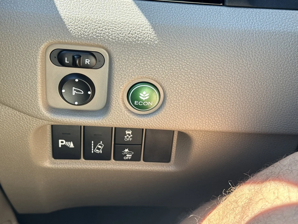 2017 Honda Pilot 3rd Gen - Image 14 of 21