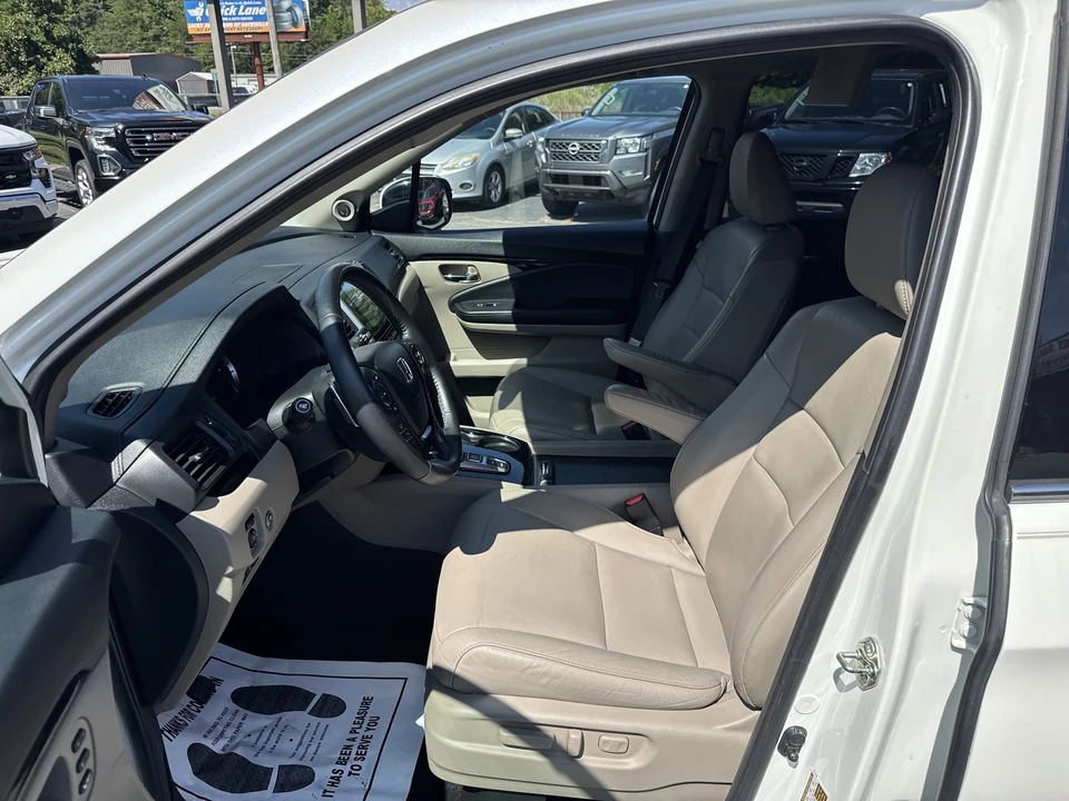 2017 Honda Pilot 3rd Gen - Image 18 of 21