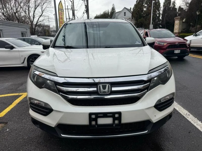 2017 Honda Pilot 3rd Gen - Image 2 of 12
