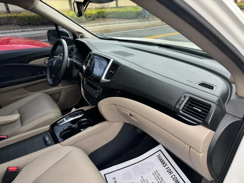 2017 Honda Pilot 3rd Gen - Image 10 of 12