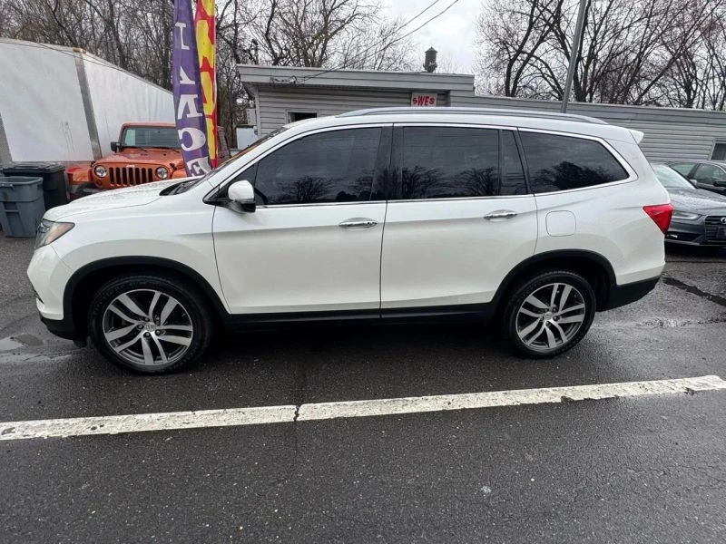 2017 Honda Pilot 3rd Gen - Image 4 of 12