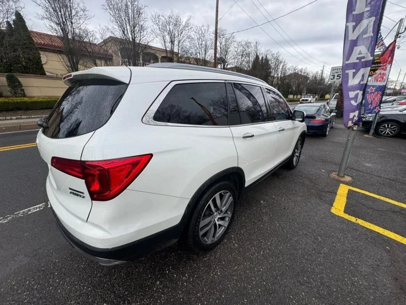 2017 Honda Pilot 3rd Gen - Image 7 of 12
