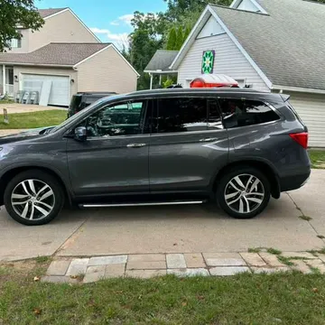 2017 Honda Pilot Touring Sport Utility 4D