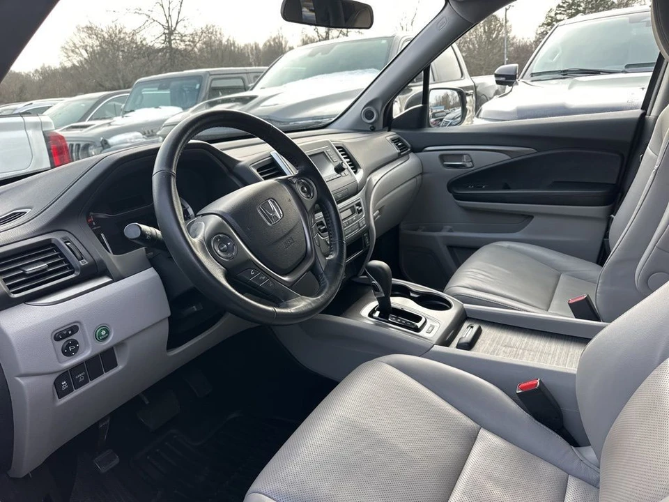 2017 Honda Ridgeline 2nd Gen - Image 3 of 4