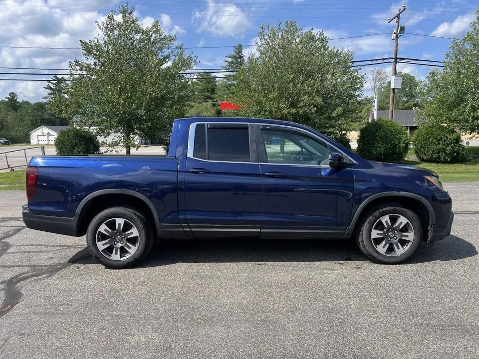 2017 Honda Ridgeline 2nd Gen - Image 2 of 12