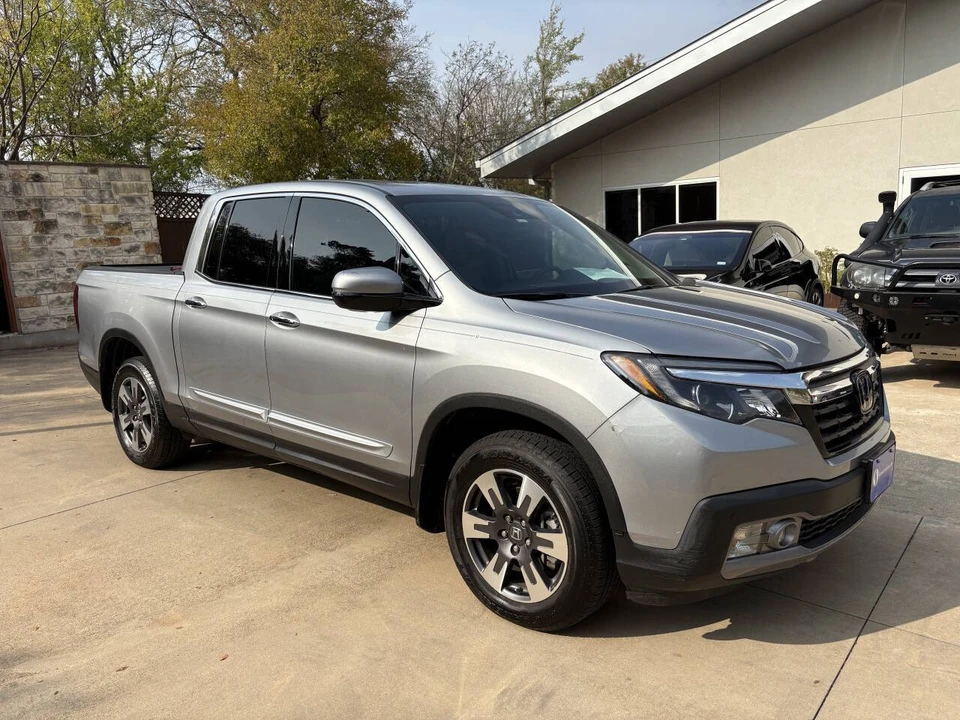 2017 Honda Ridgeline 2nd Gen - Image 2 of 15