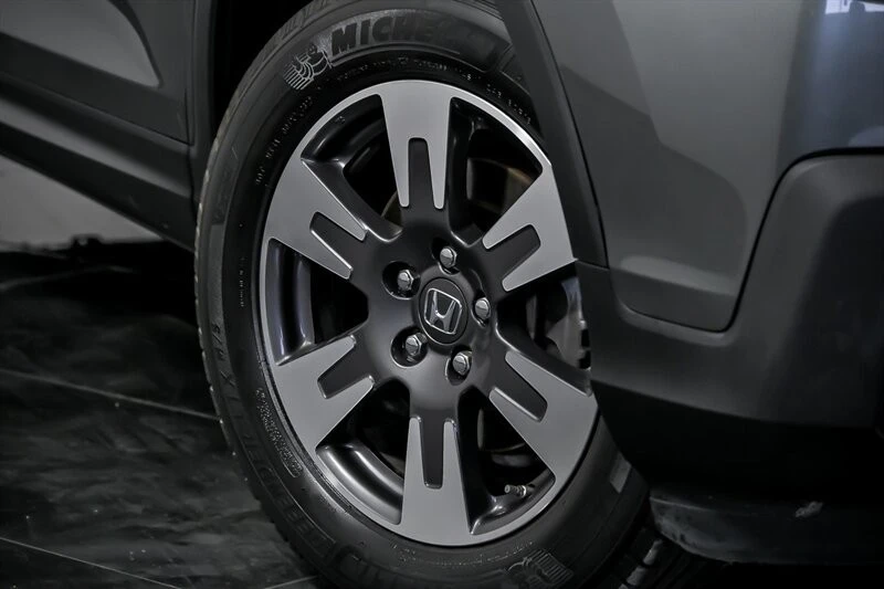 2017 Honda Ridgeline 2nd Gen - Image 3 of 21