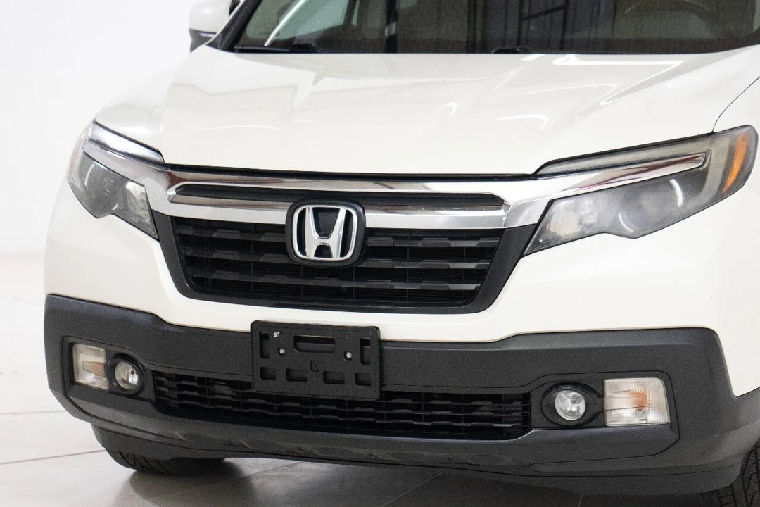 2017 Honda Ridgeline 2nd Gen - Image 9 of 12
