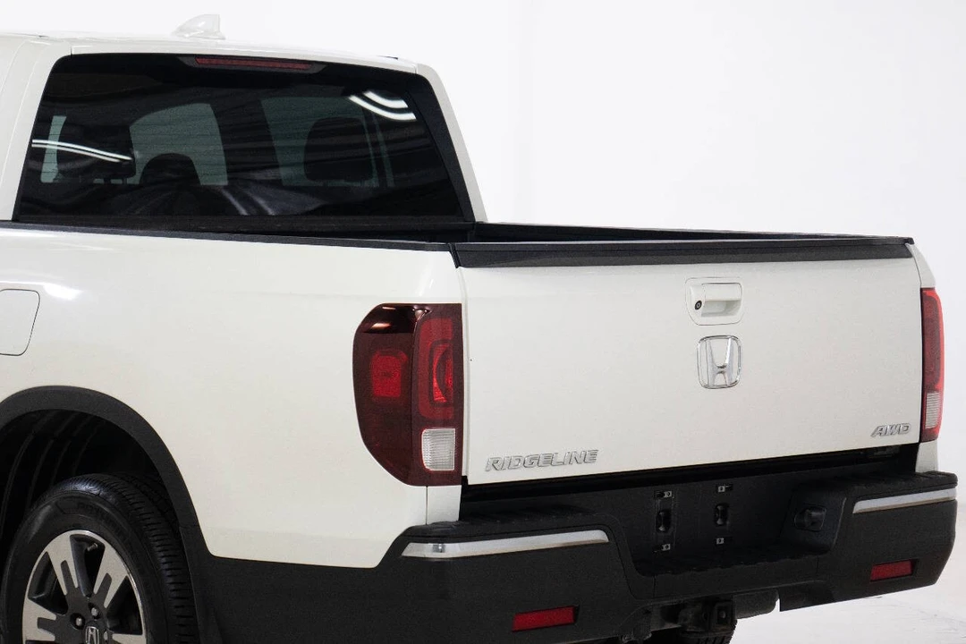 2017 Honda Ridgeline 2nd Gen - Image 18 of 21