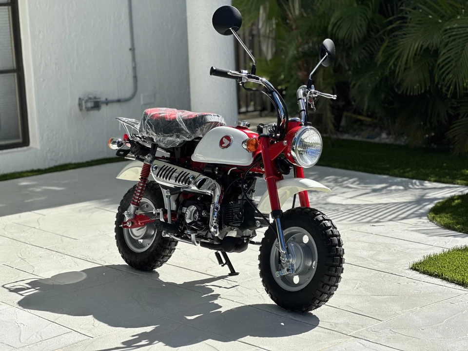 2017 Honda Motorcycles - Image 4 of 31