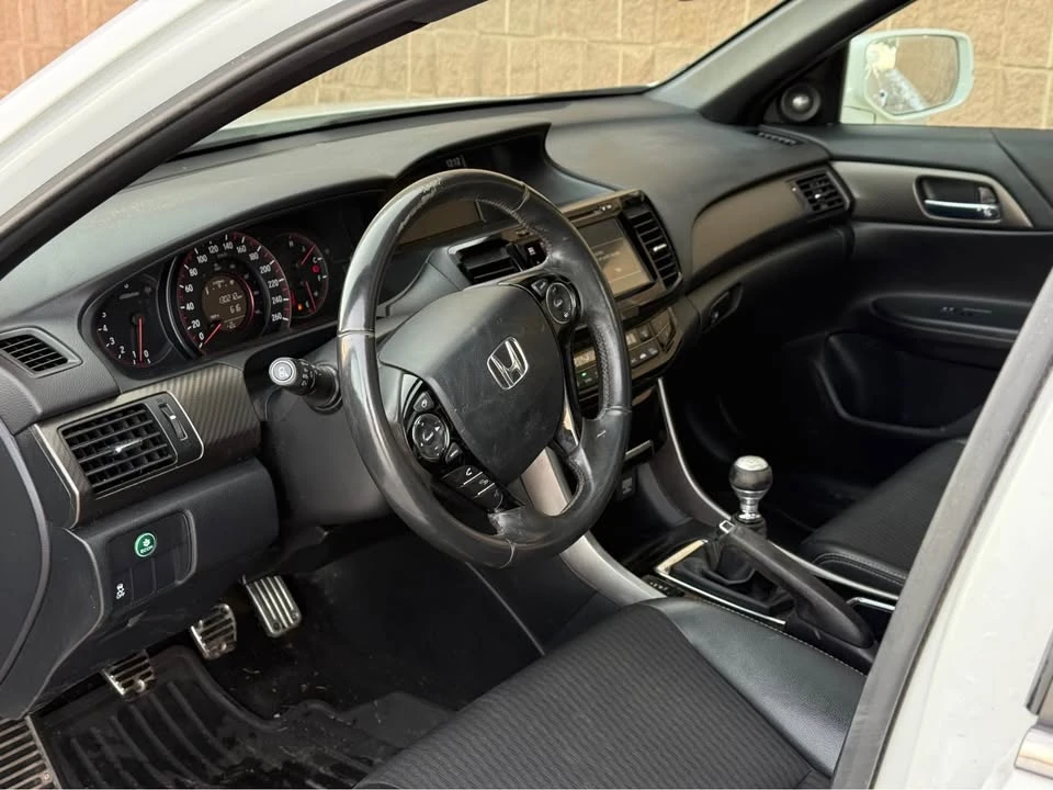 2017 Honda Accord 9th Gen - Image 10 of 17