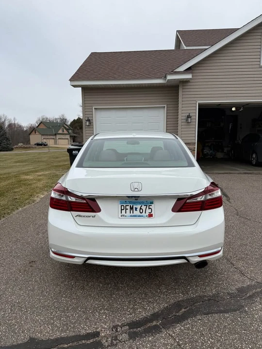2017 Honda Accord 9th Gen - Image 4 of 7