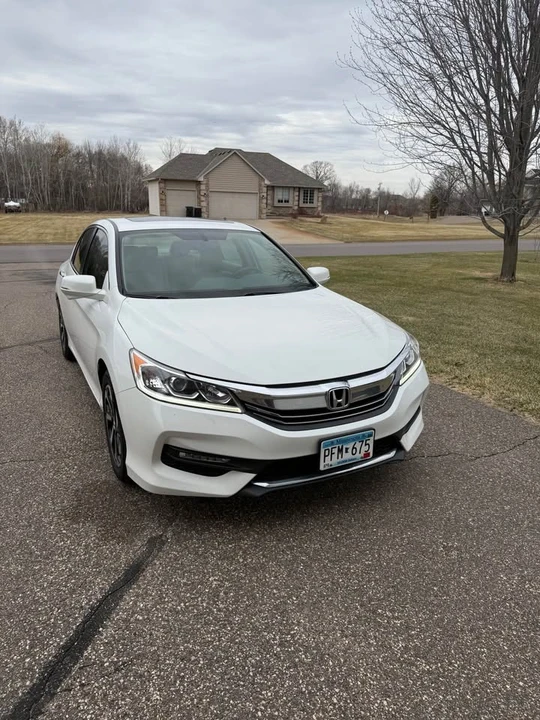 2017 Honda Accord 9th Gen - Image 3 of 7