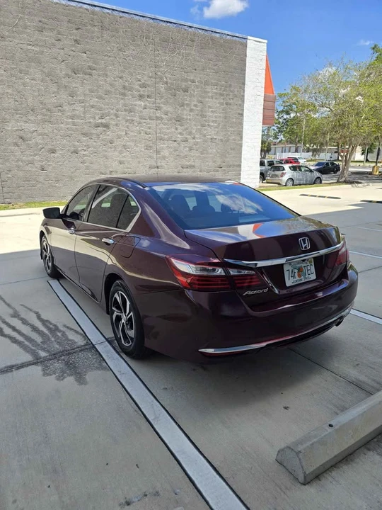 2017 Honda Accord 9th Gen - Image 7 of 12
