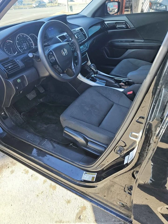 2017 Honda Accord 9th Gen - Image 6 of 10