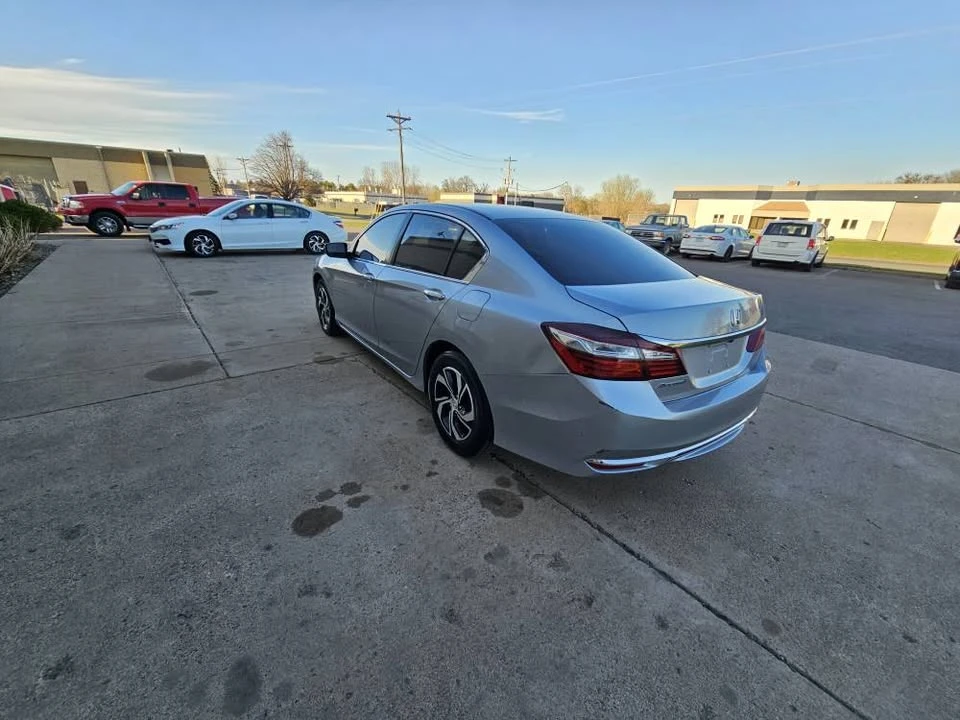 2017 Honda Accord 9th Gen - Image 7 of 18