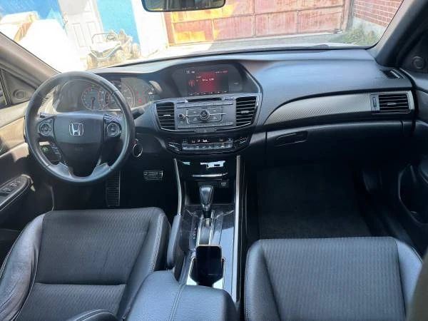 2017 Honda Accord 9th Gen - Image 13 of 31