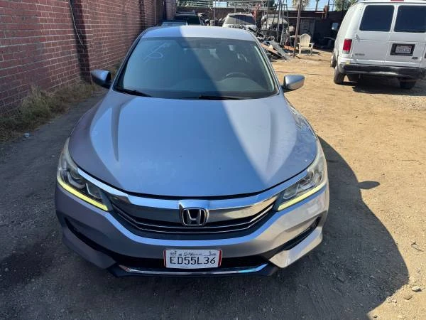 2017 Honda Accord 9th Gen - Image 3 of 31