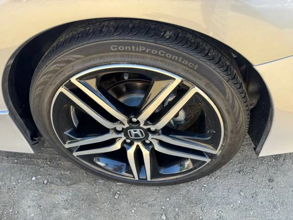 2017 Honda Accord 9th Gen - Image 9 of 31