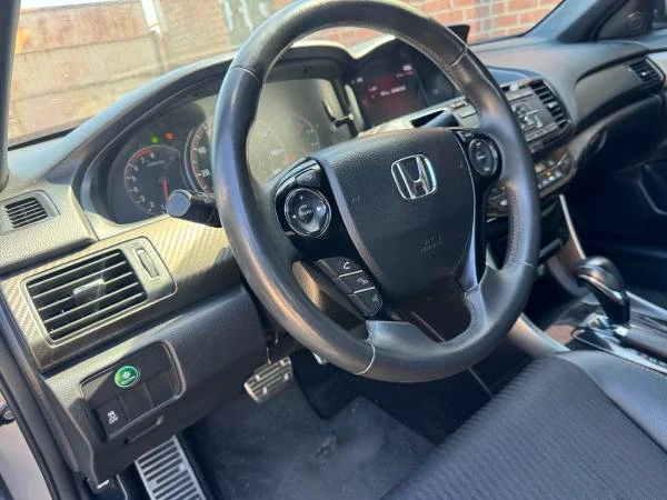 2017 Honda Accord 9th Gen - Image 18 of 31