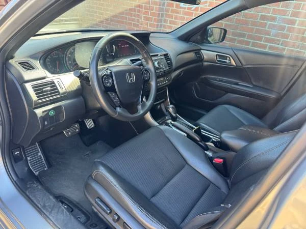 2017 Honda Accord 9th Gen - Image 10 of 31