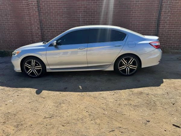 2017 Honda Accord 9th Gen - Image 8 of 31